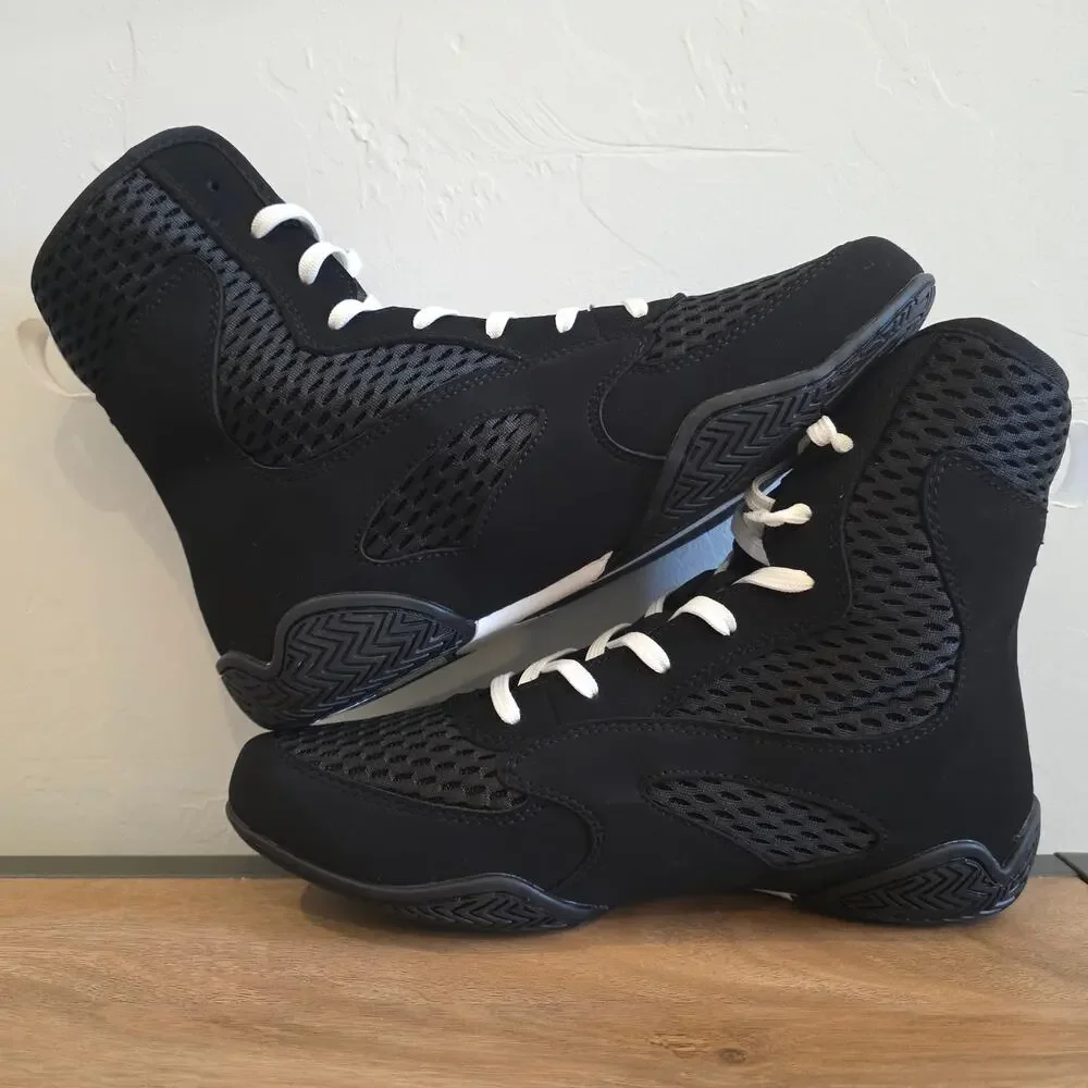 Venum Contender Boxing Shoes Mens 7 Black White Mid Top Training New